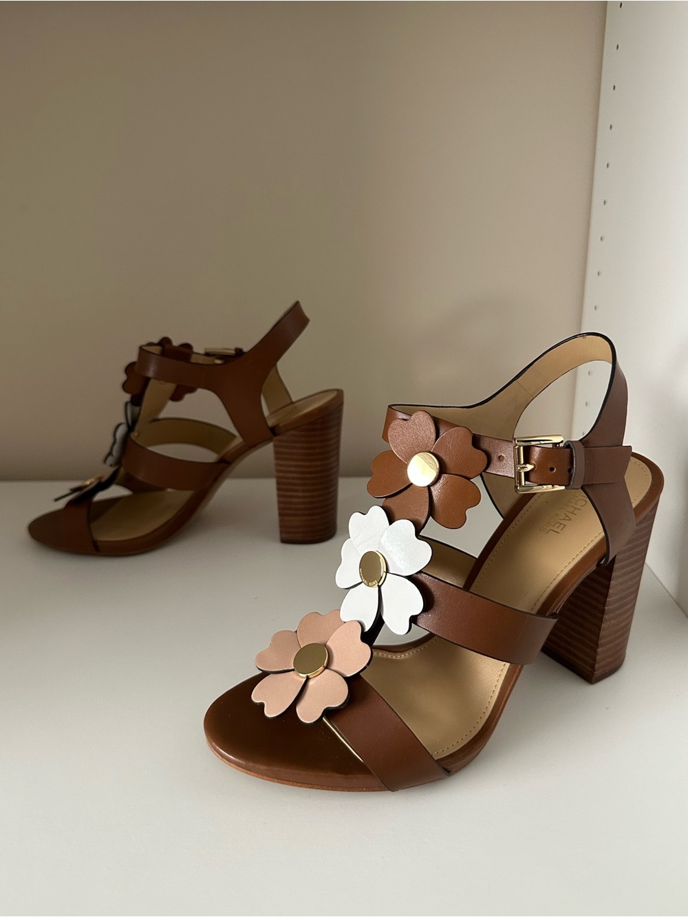 Michael Kors Kit Sandal in Luggage